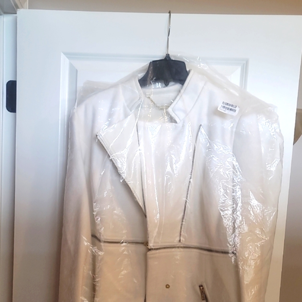 Iman Luxury Stylish Winter White Coat/Jacket
